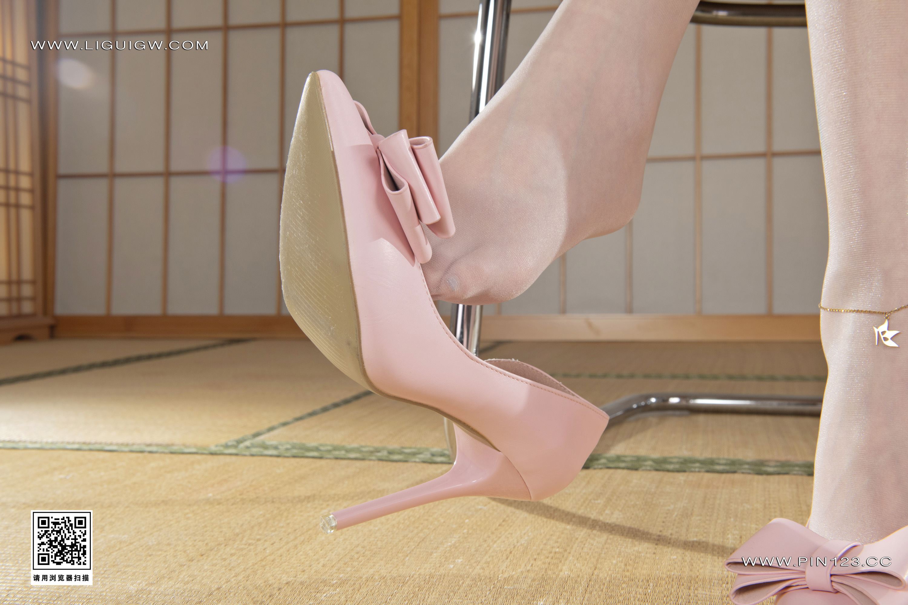 Ligui丽柜  2024.10.07 护士 甜甜